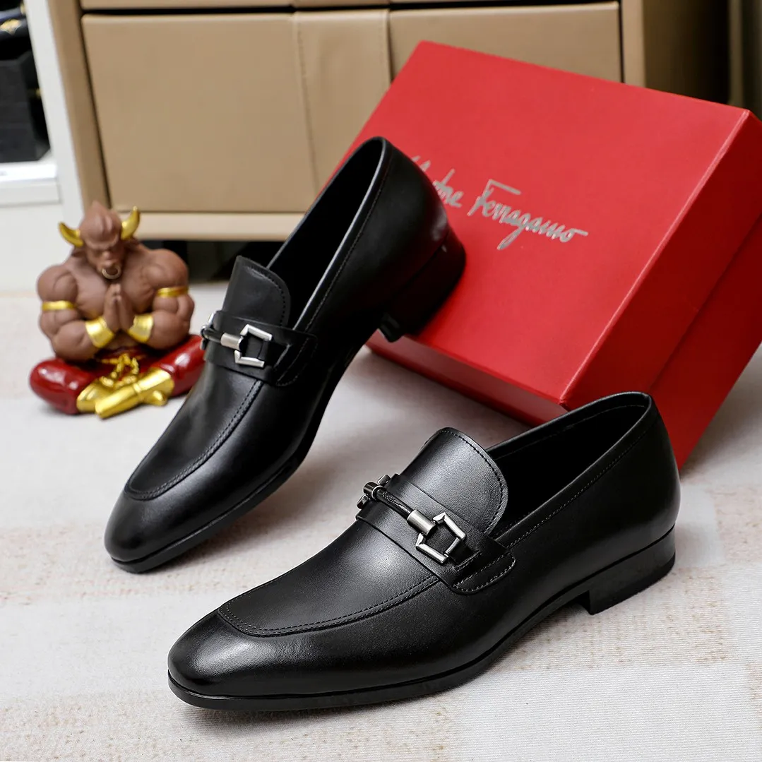 Men's shoes 💰460 🔥Ferragamo's new men's casual slip-on shoes🇨🇳Official website original 1:1 mold, original quality💯Fine workmanship, high-end luxury☘The upper is made of imported Italian first-layer cowhide🌴Luxurious water dyeing🐂Leather lining🍓Rubber wear-resistant and non-slip outsole, breathable and comfortable to wear🍍The first choice for high-grade men, 5 colors available! Code number 38-44 (45.46. Customized)